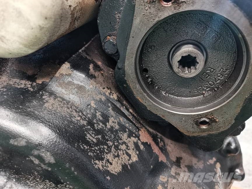 Clark-Hurth {1106FMT12461-24} gearbox Transmission