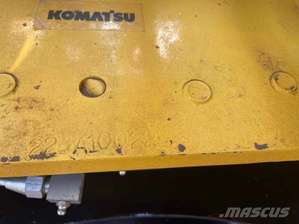 Komatsu PC 200-8 Εκσκαφείς με ερπύστριες
