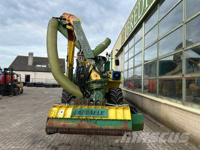 John Deere Vandale Bermmaaier en Zuigcombinatie 7430 AS Traktoren