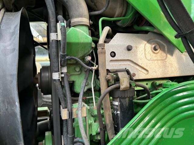 John Deere Vandale Bermmaaier en Zuigcombinatie 7430 AS Traktoren