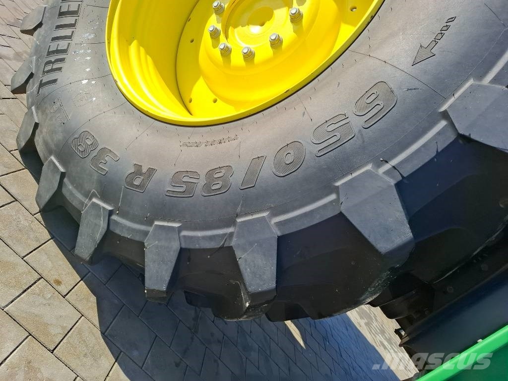 John Deere 6215 R Traktori