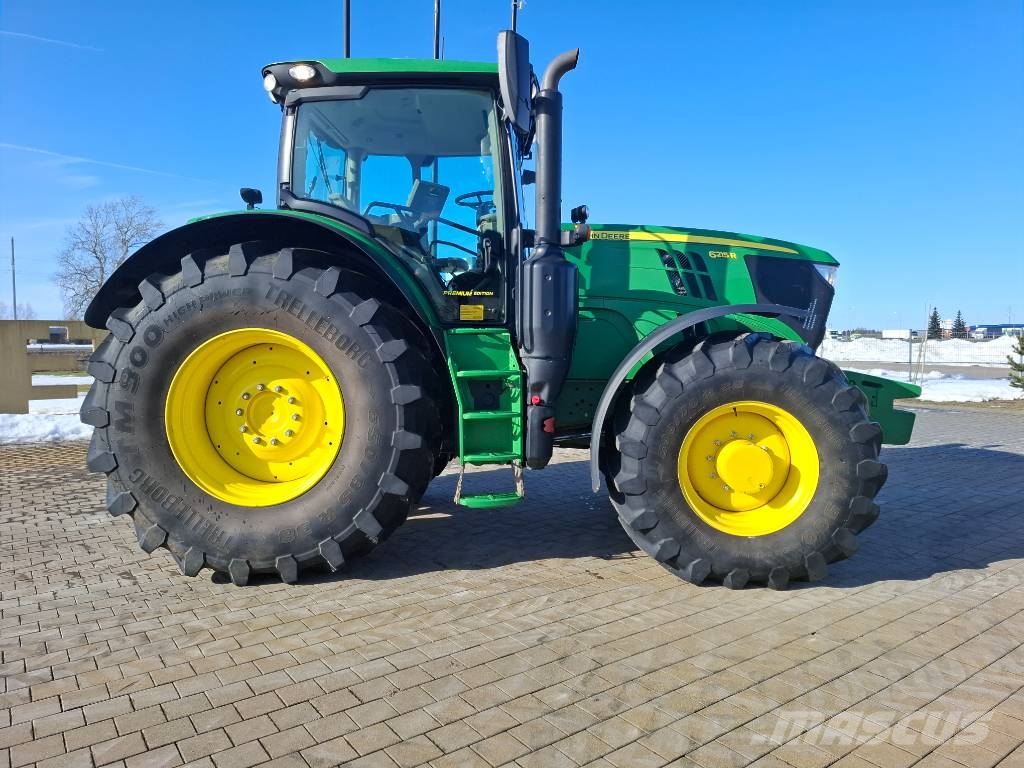John Deere 6215 R Traktori