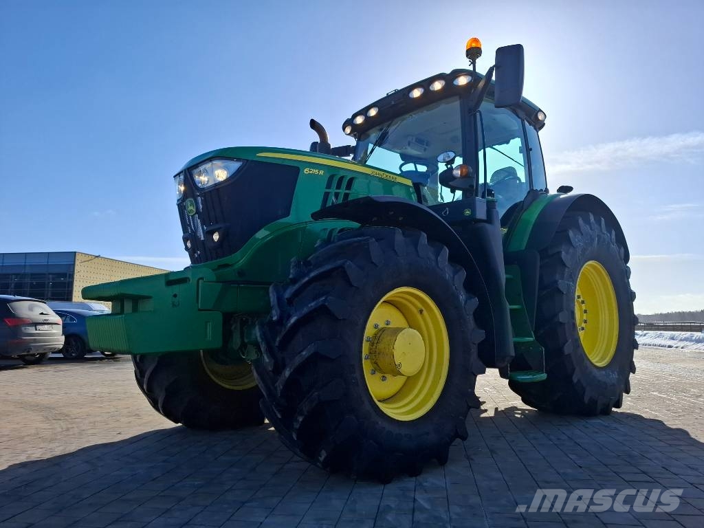 John Deere 6215 R Traktori