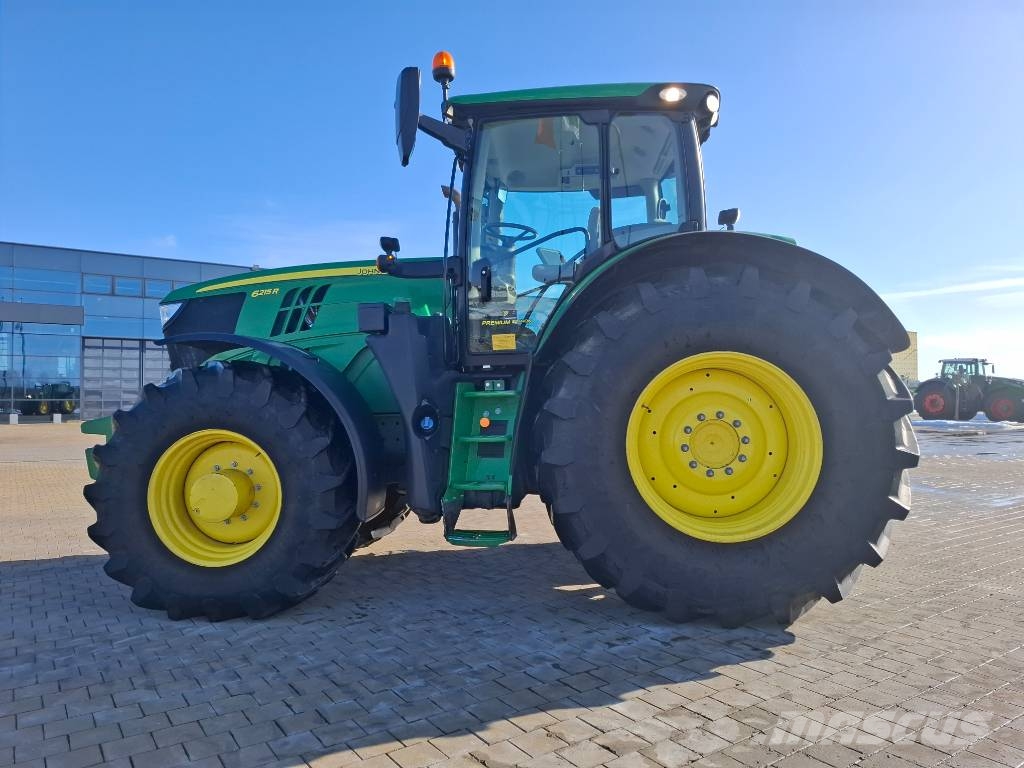 John Deere 6215 R Traktori