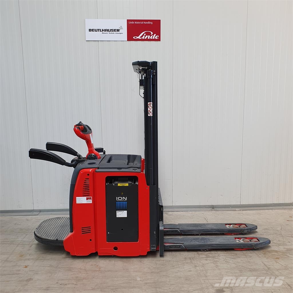 Linde D12AP Savaeigiai rietuvai