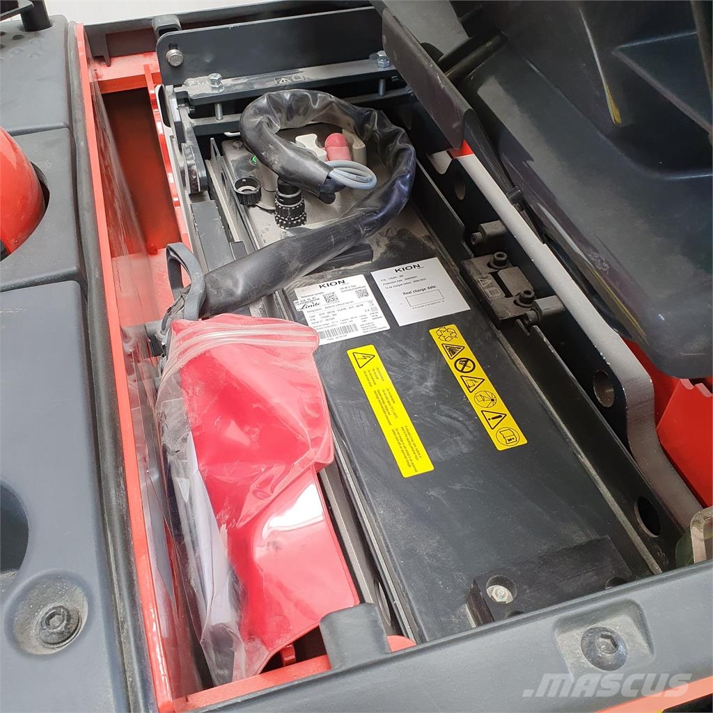 Linde D12AP Zelfrijdende stapelaars