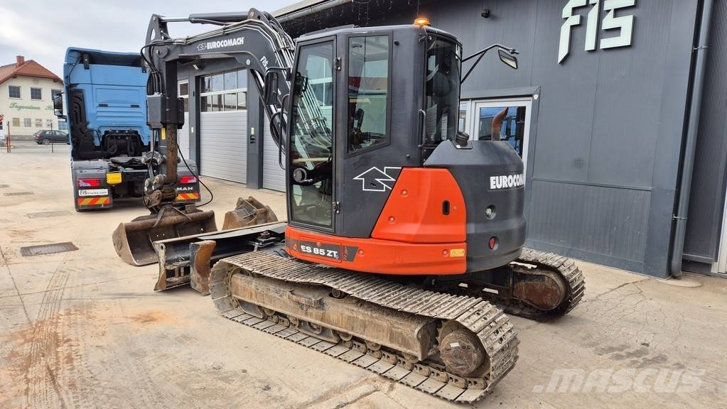 Eurocomach ES85ZT - 6 SIDED PLOUGH - 2018 YEAR - 2960 HOURS Midi rýpadla 7t - 12t