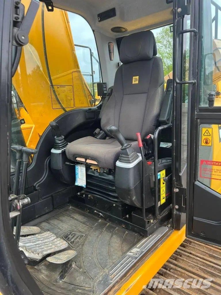JCB JS 330 LC Kaivukoneet