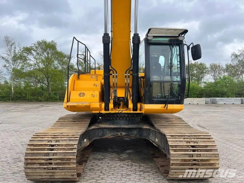 JCB JS 330 LC Kaivukoneet