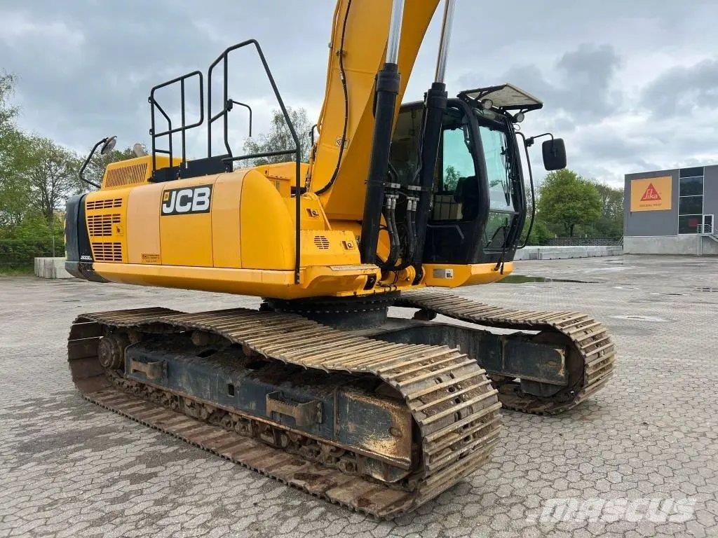 JCB JS 330 LC Kaivukoneet