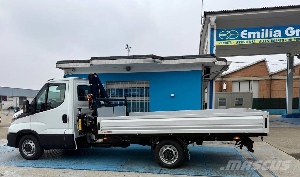 Iveco 35-140 allestito con gru HC Industrie 35XA3 Overige hijsinrichtingen