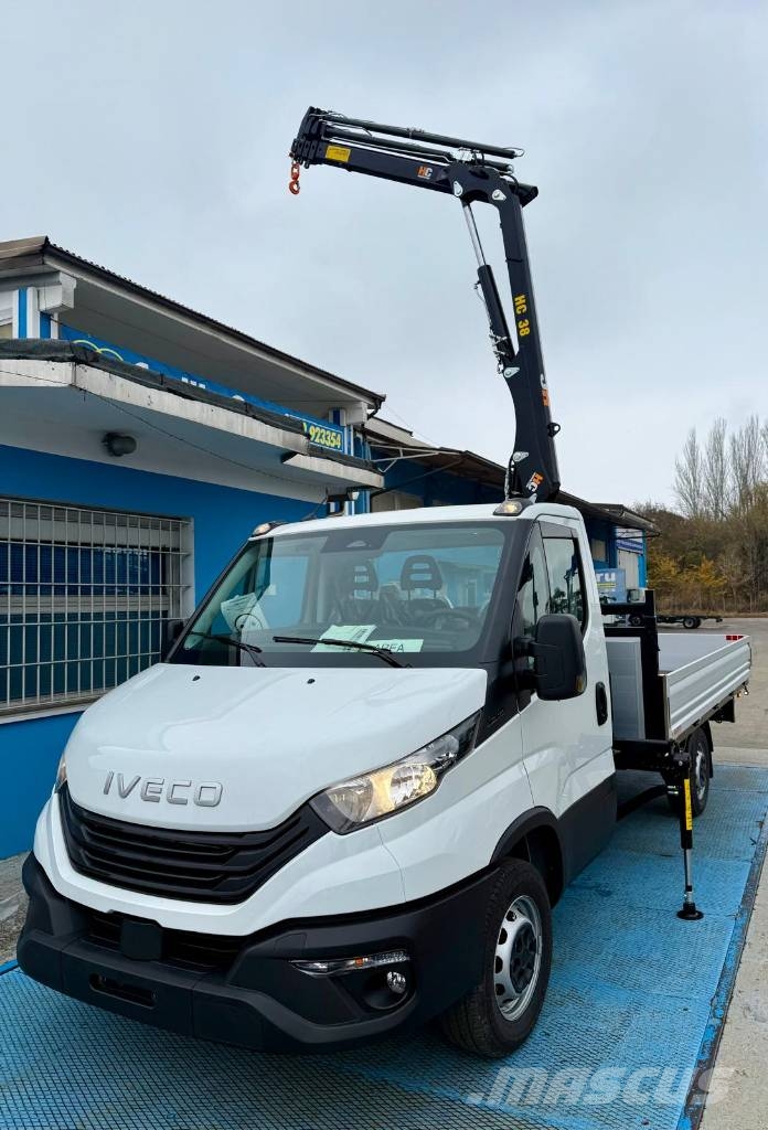 Iveco 35-140 allestito con gru HC Industrie 35XA3 Overige hijsinrichtingen