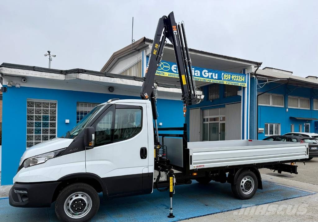 Iveco 35-140 allestito con gru HC Industrie 35XA3 Overige hijsinrichtingen