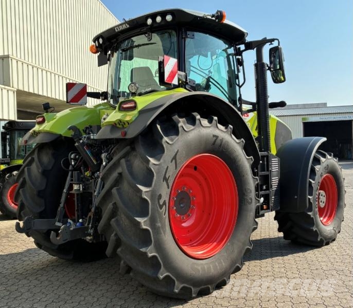 CLAAS AXION 870 CMATIC CEBIS Traktoren