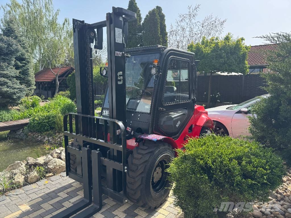 UN Forklift FD35T-DNJM1 4WD V-4166 Vorkheftruck voor zwaar terrein