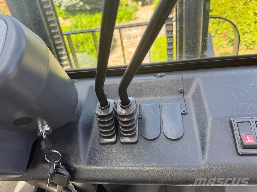UN Forklift FD35T-DNJM1 4WD V-4166 Vorkheftruck voor zwaar terrein
