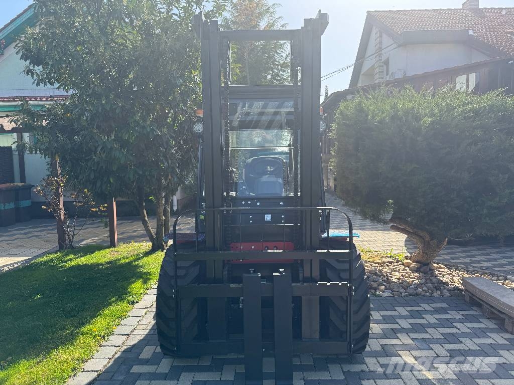 UN Forklift FD35T-DNJM1 4WD V-4166 Vorkheftruck voor zwaar terrein
