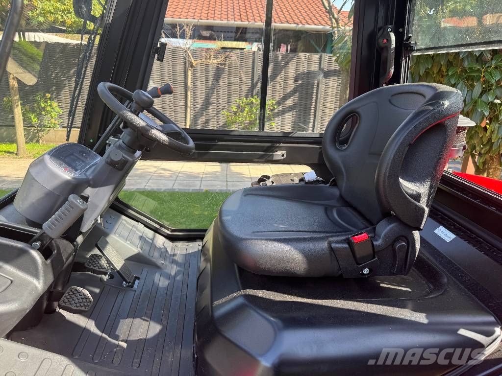 UN Forklift FD35T-DNJM1 4WD V-4166 Vorkheftruck voor zwaar terrein