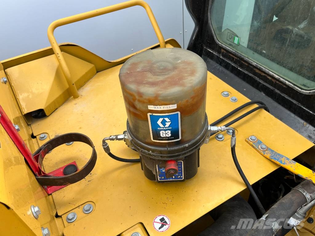 CAT 352 - Next Gen - Hammer Lines / Automatic Greasing حفارات زحافة