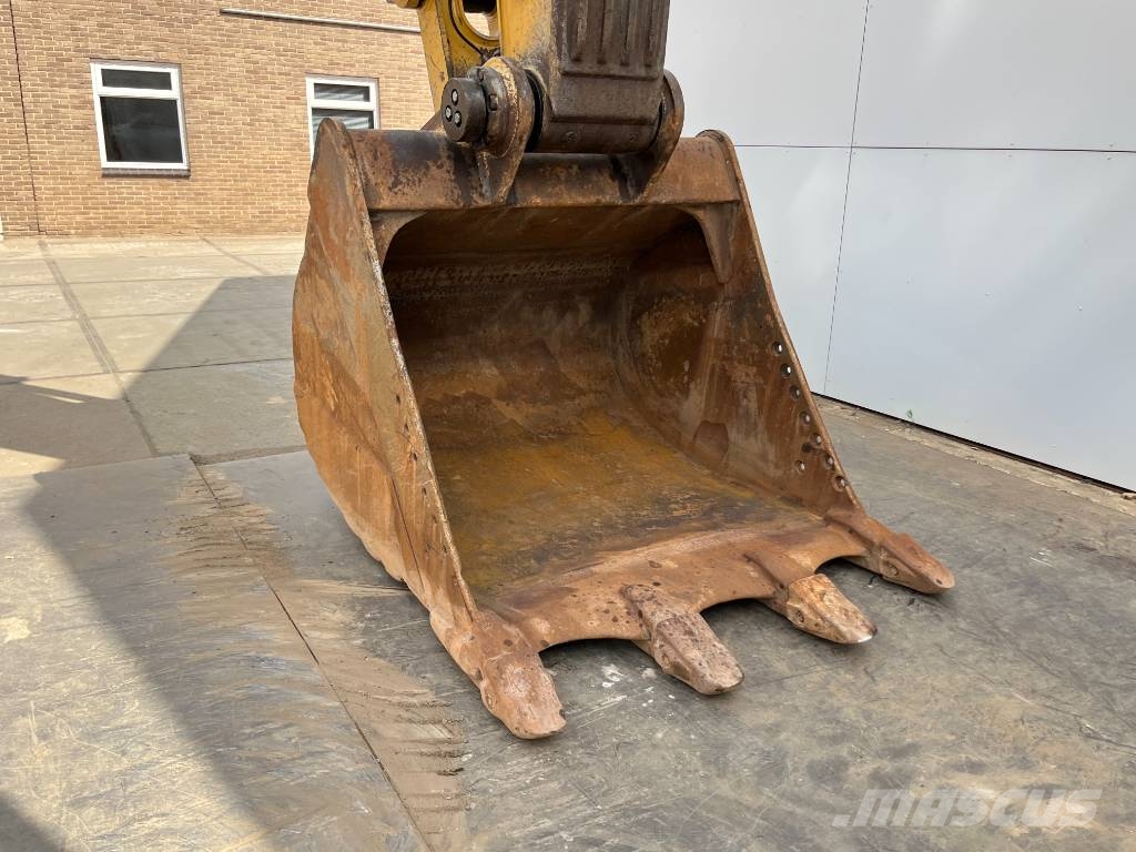 CAT 352 - Next Gen - Hammer Lines / Automatic Greasing حفارات زحافة