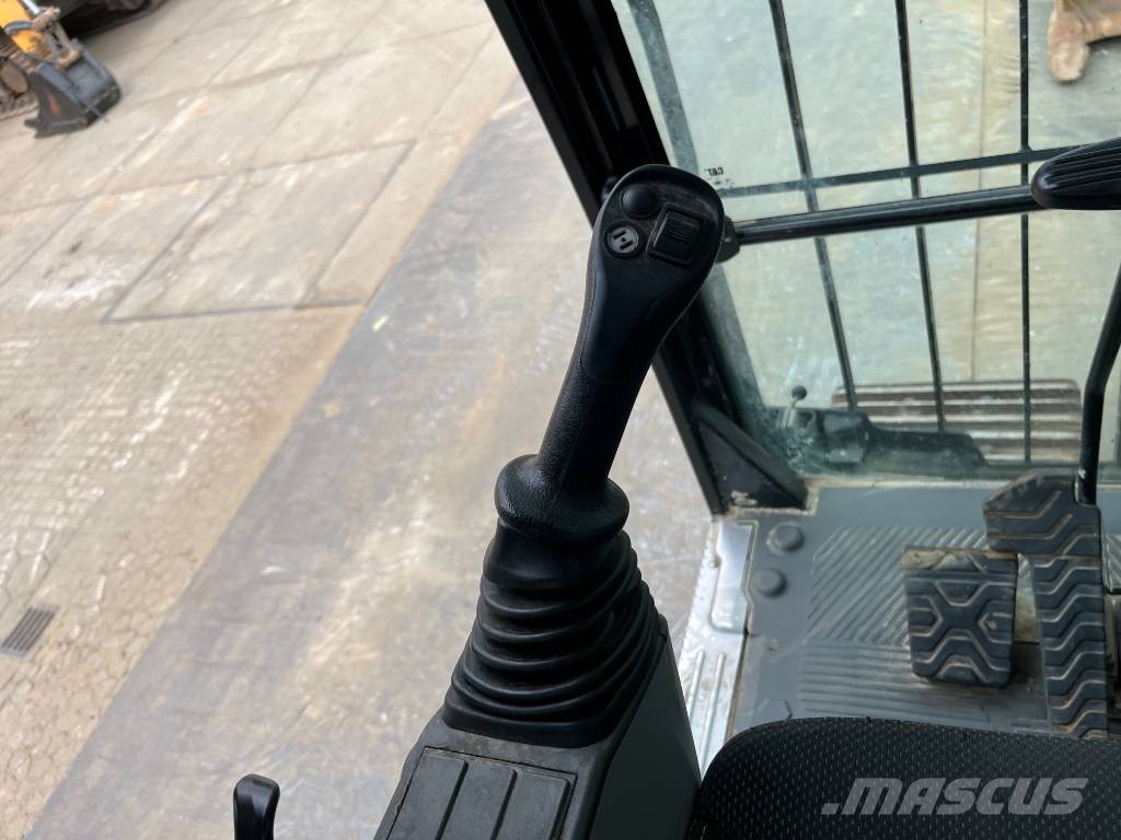 CAT 352 - Next Gen - Hammer Lines / Automatic Greasing حفارات زحافة