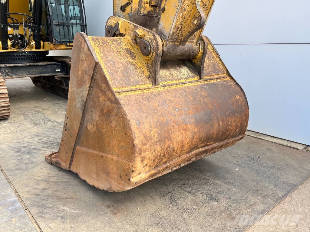 CAT 352 - Next Gen - Hammer Lines / Automatic Greasing حفارات زحافة