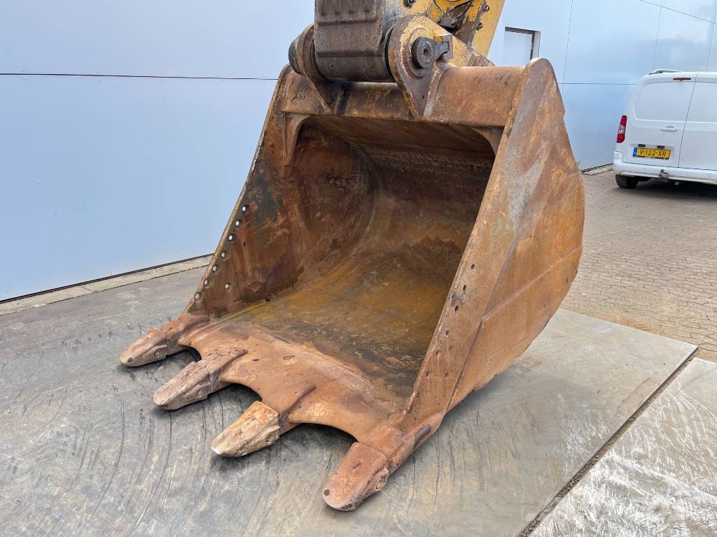 CAT 352 - Next Gen - Hammer Lines / Automatic Greasing حفارات زحافة