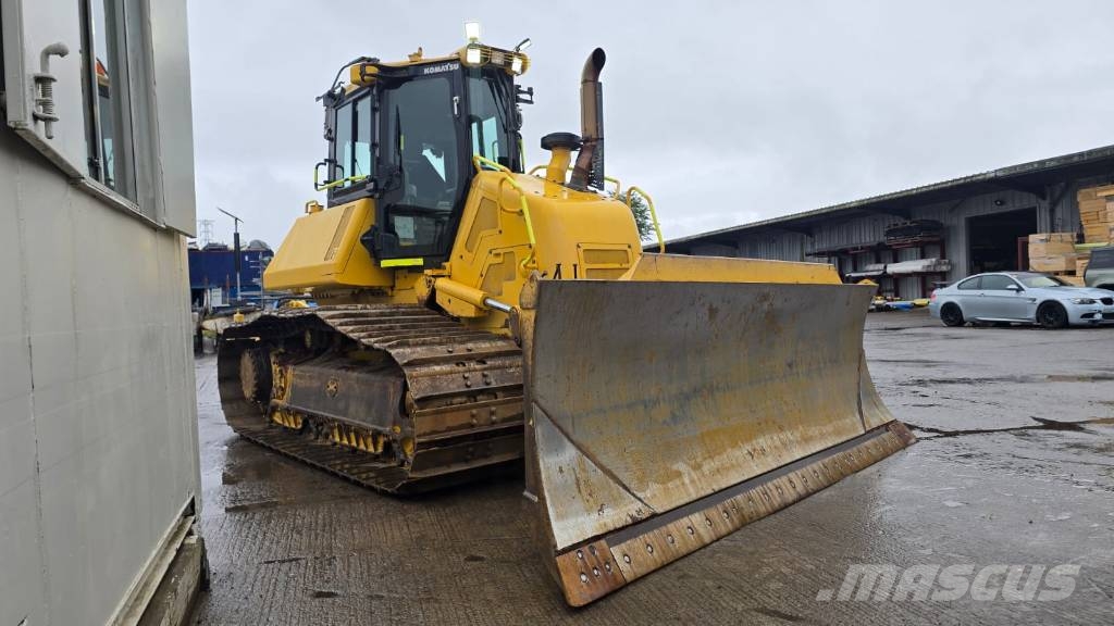 Komatsu D 61 PX Buldooserid