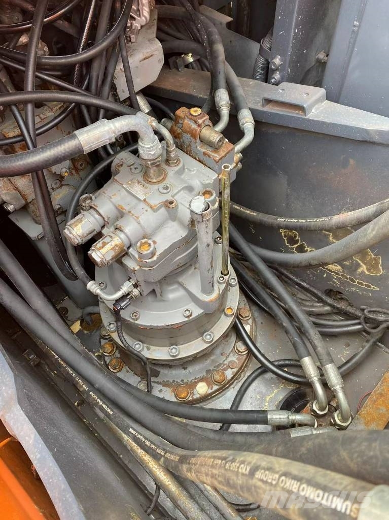 Hitachi ZX 210 حفارات زحافة