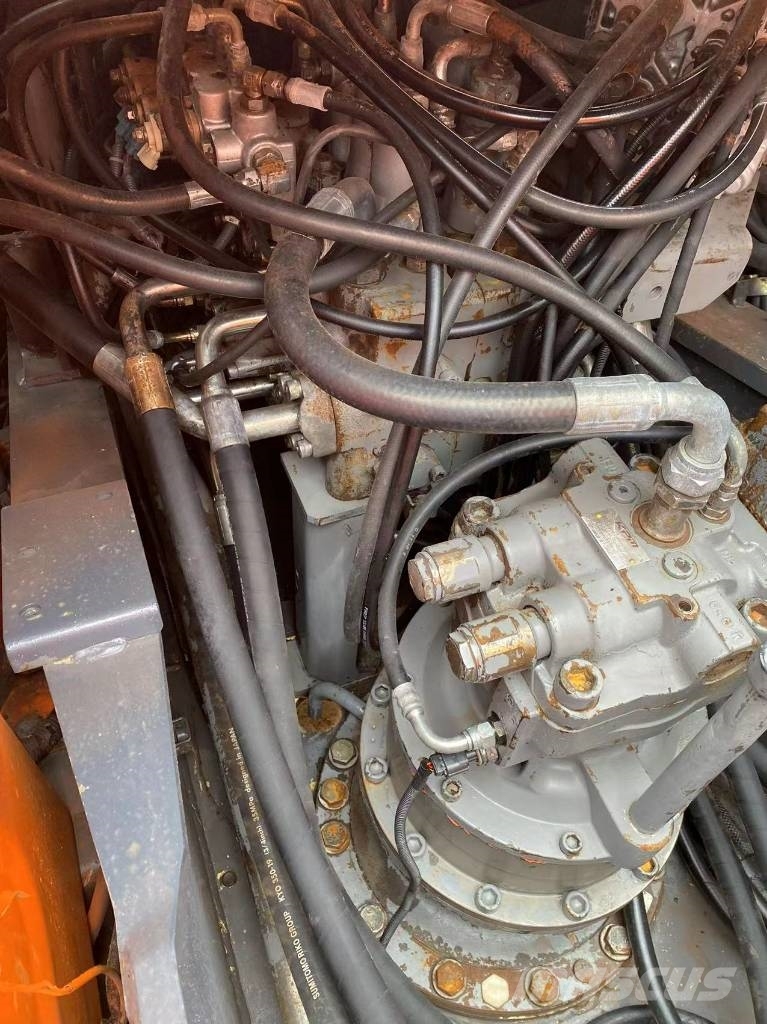 Hitachi ZX 210 حفارات زحافة