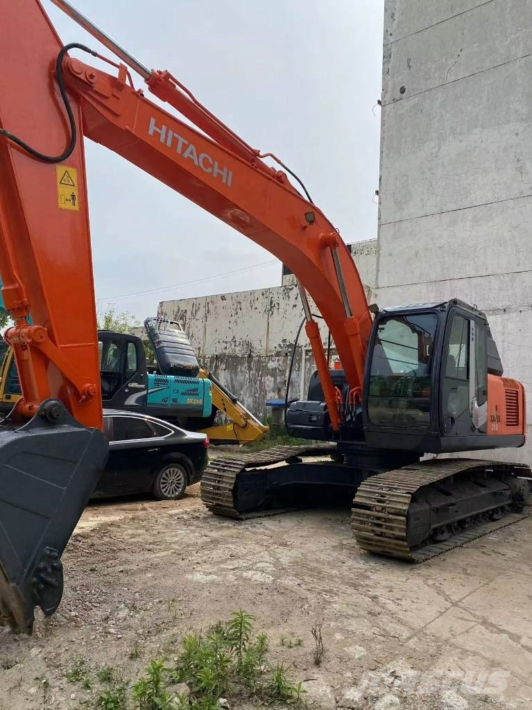 Hitachi ZX 210 حفارات زحافة
