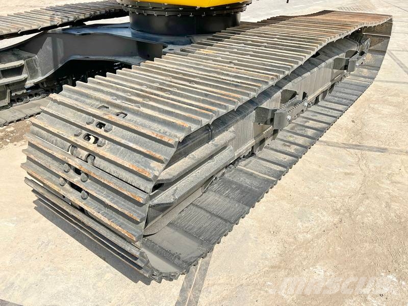 JCB 245 HDLR - New / Unused / 16 Meter Long Reach Long reach excavators