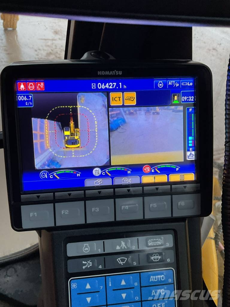 Komatsu PC210LCi-11 حفارات زحافة