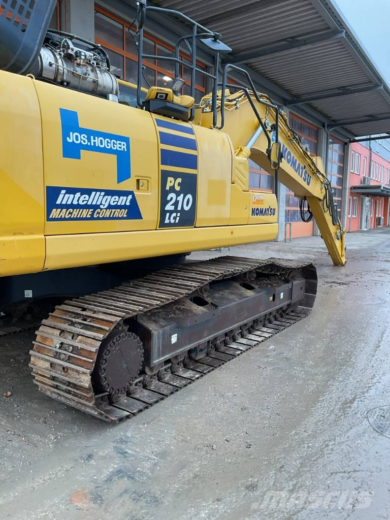 Komatsu PC210LCi-11 حفارات زحافة
