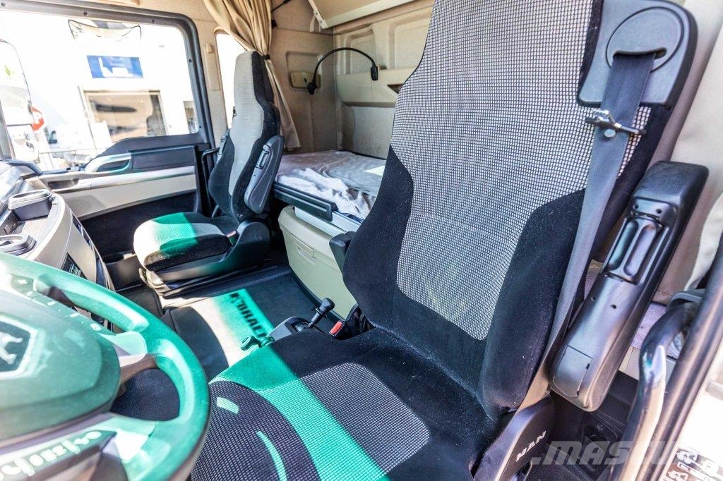 MAN TGX 18.470 XXL BLS + KIPHYDR. Vetopöytäautot