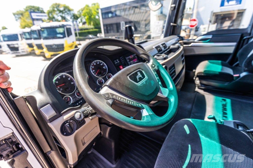 MAN TGX 18.470 XXL BLS + KIPHYDR. Vetopöytäautot