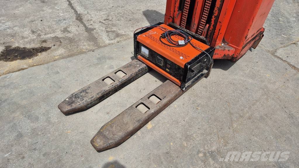 BHV 1251 - 1983 YEAR - 350CM LIFT 行走控制式堆積機