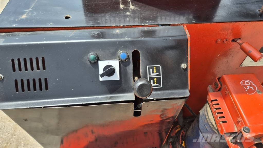 BHV 1251 - 1983 YEAR - 350CM LIFT 行走控制式堆積機