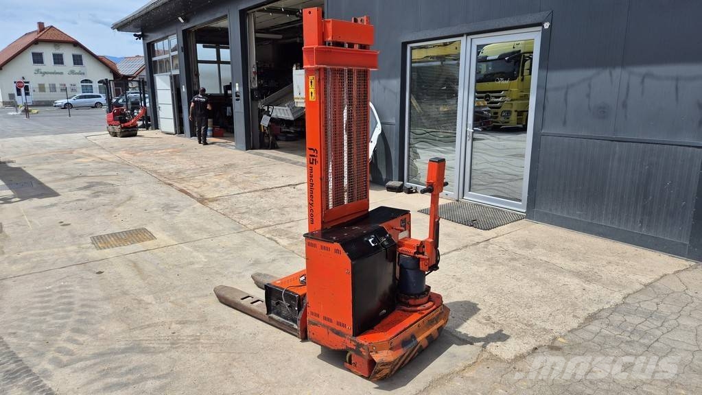 BHV 1251 - 1983 YEAR - 350CM LIFT 行走控制式堆積機