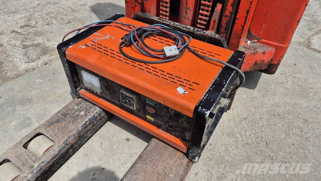 BHV 1251 - 1983 YEAR - 350CM LIFT 行走控制式堆積機