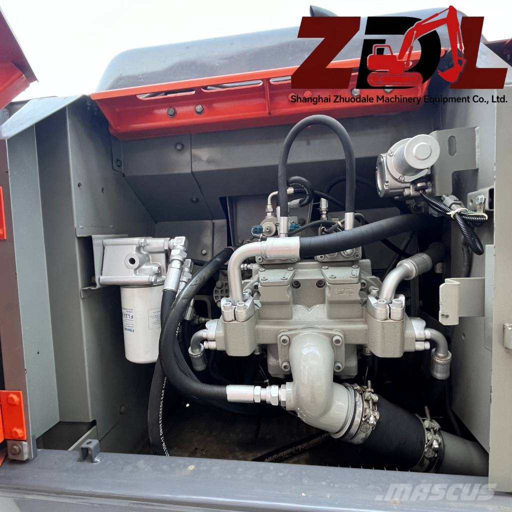Hitachi ZX 200 Bagri goseničarji