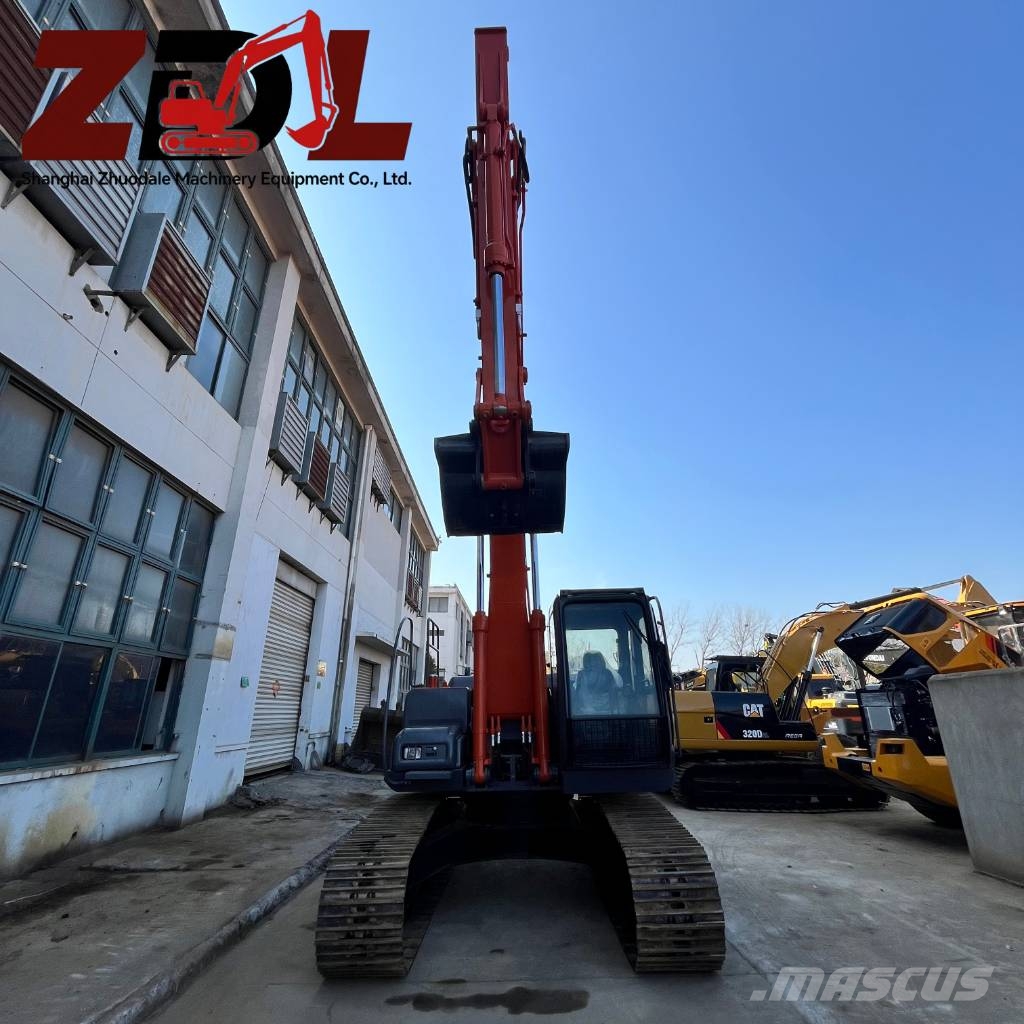 Hitachi ZX 200 Bagri goseničarji