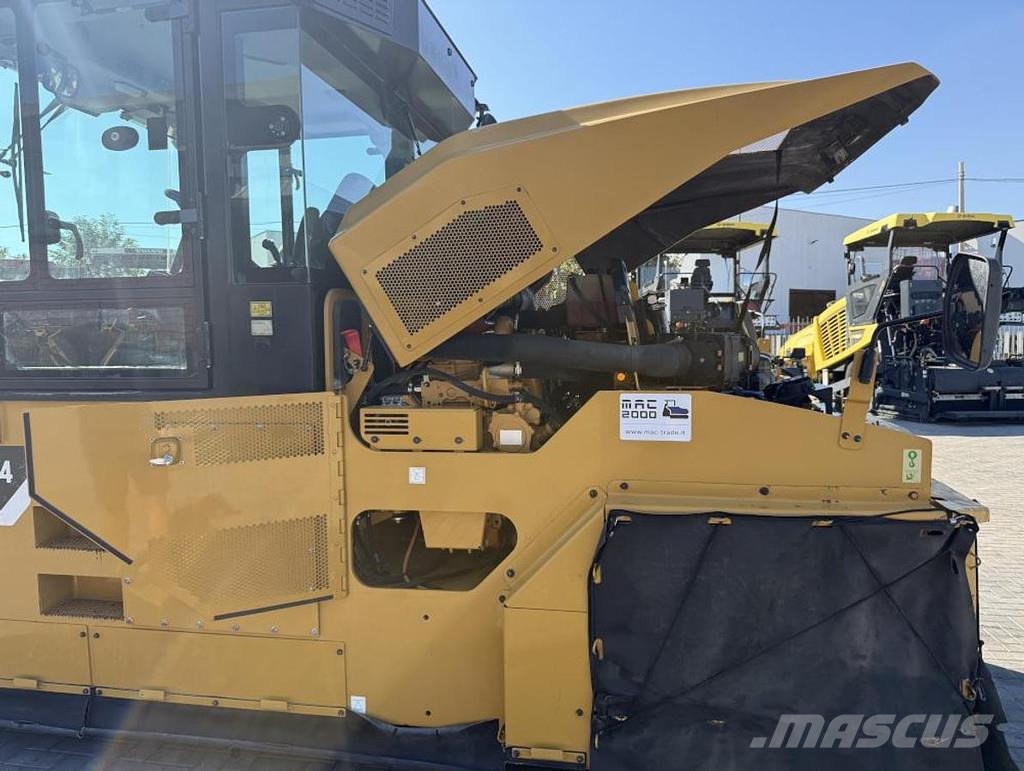 CAT CW 34 Kolesni valjarji s pnevmatikami