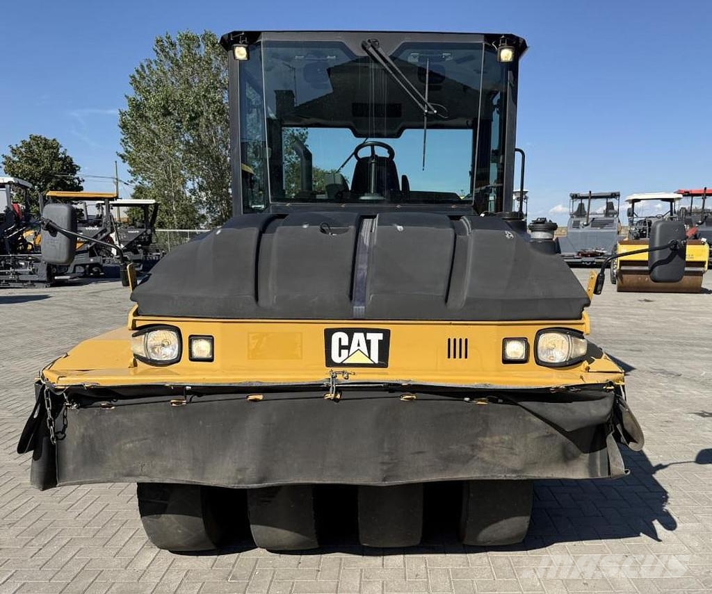 CAT CW 34 Kolesni valjarji s pnevmatikami