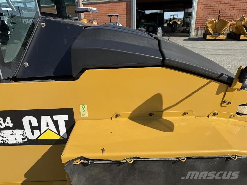CAT CW 34 Kolesni valjarji s pnevmatikami