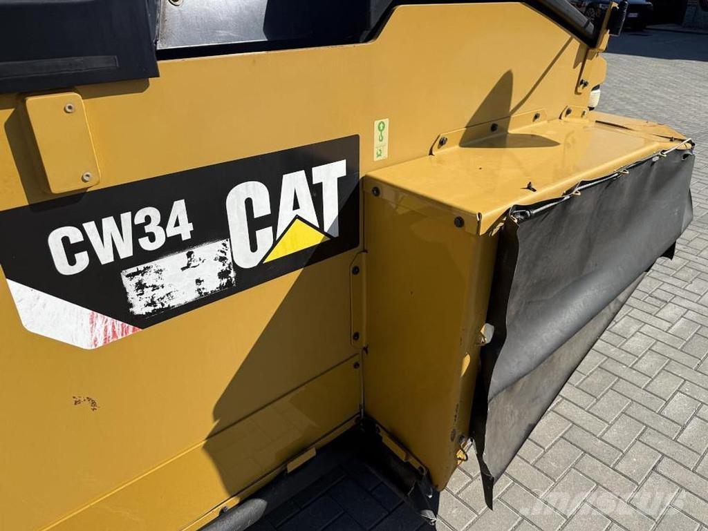 CAT CW 34 Kolesni valjarji s pnevmatikami