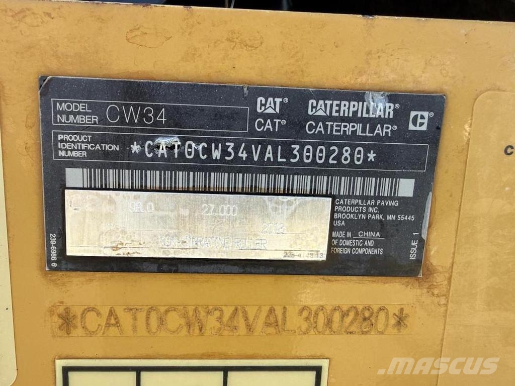 CAT CW 34 Kolesni valjarji s pnevmatikami