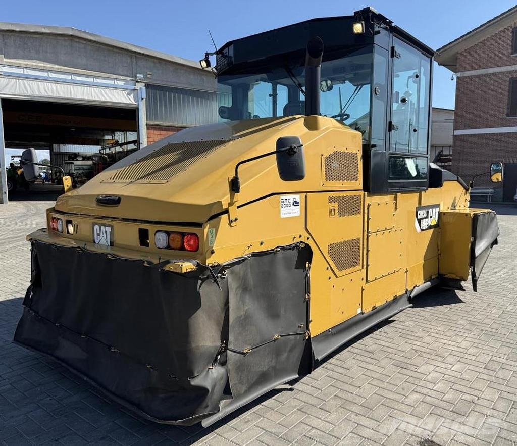 CAT CW 34 Kolesni valjarji s pnevmatikami