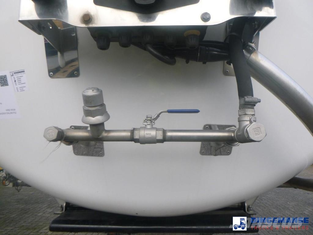 LAG Food tank inox 32m3 / 3 comp + pump + steam heatin 油罐半挂车