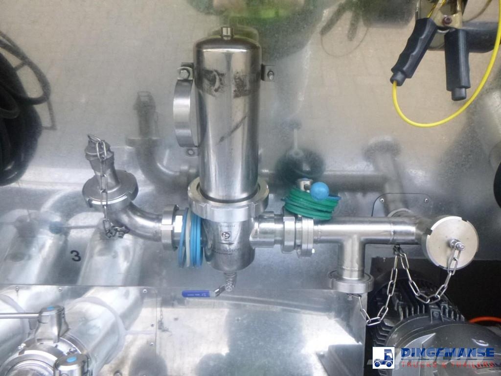 LAG Food tank inox 32m3 / 3 comp + pump + steam heatin 油罐半挂车
